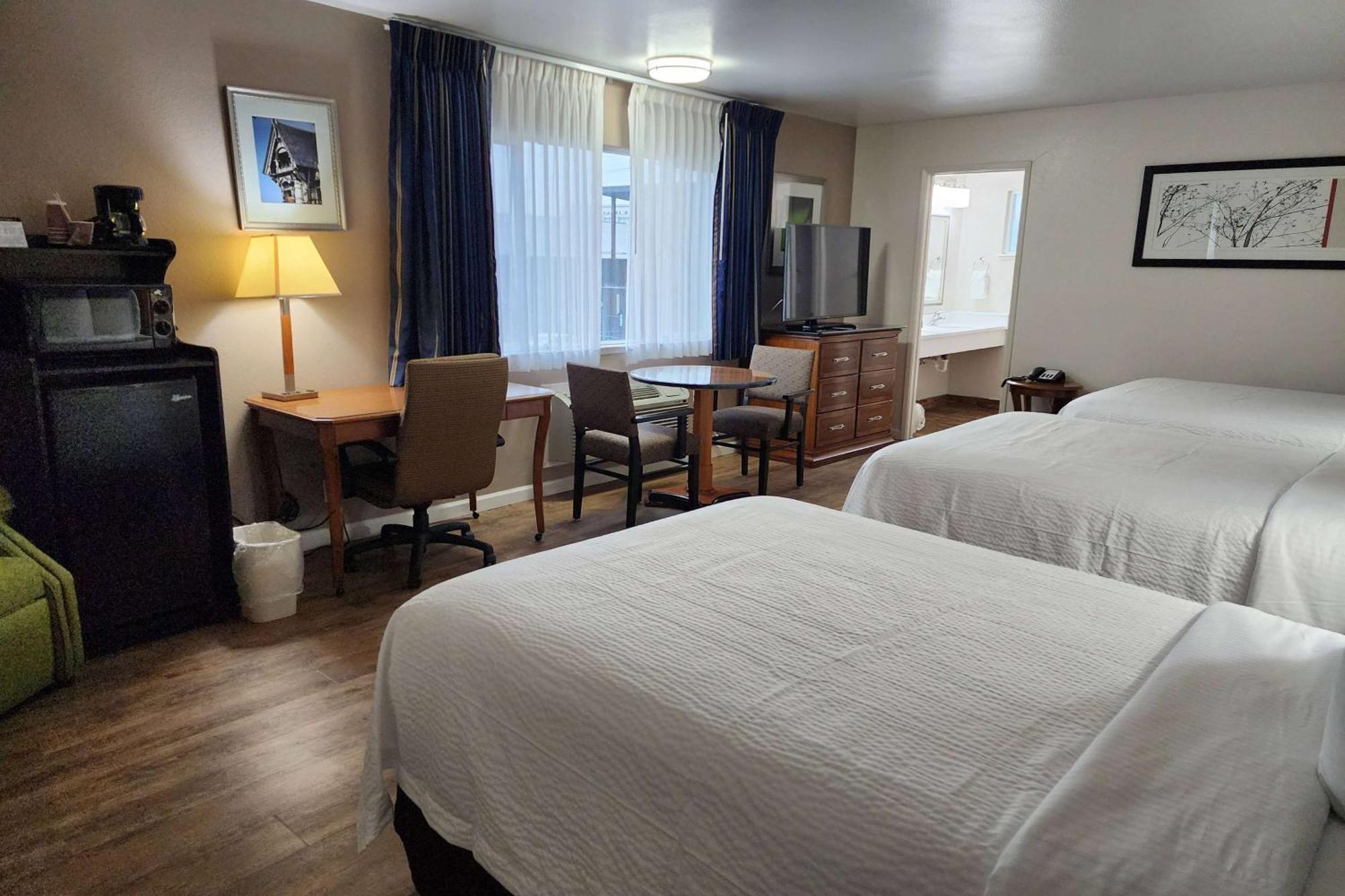 Ramada Bayside Inn & Suites Юрика Экстерьер фото