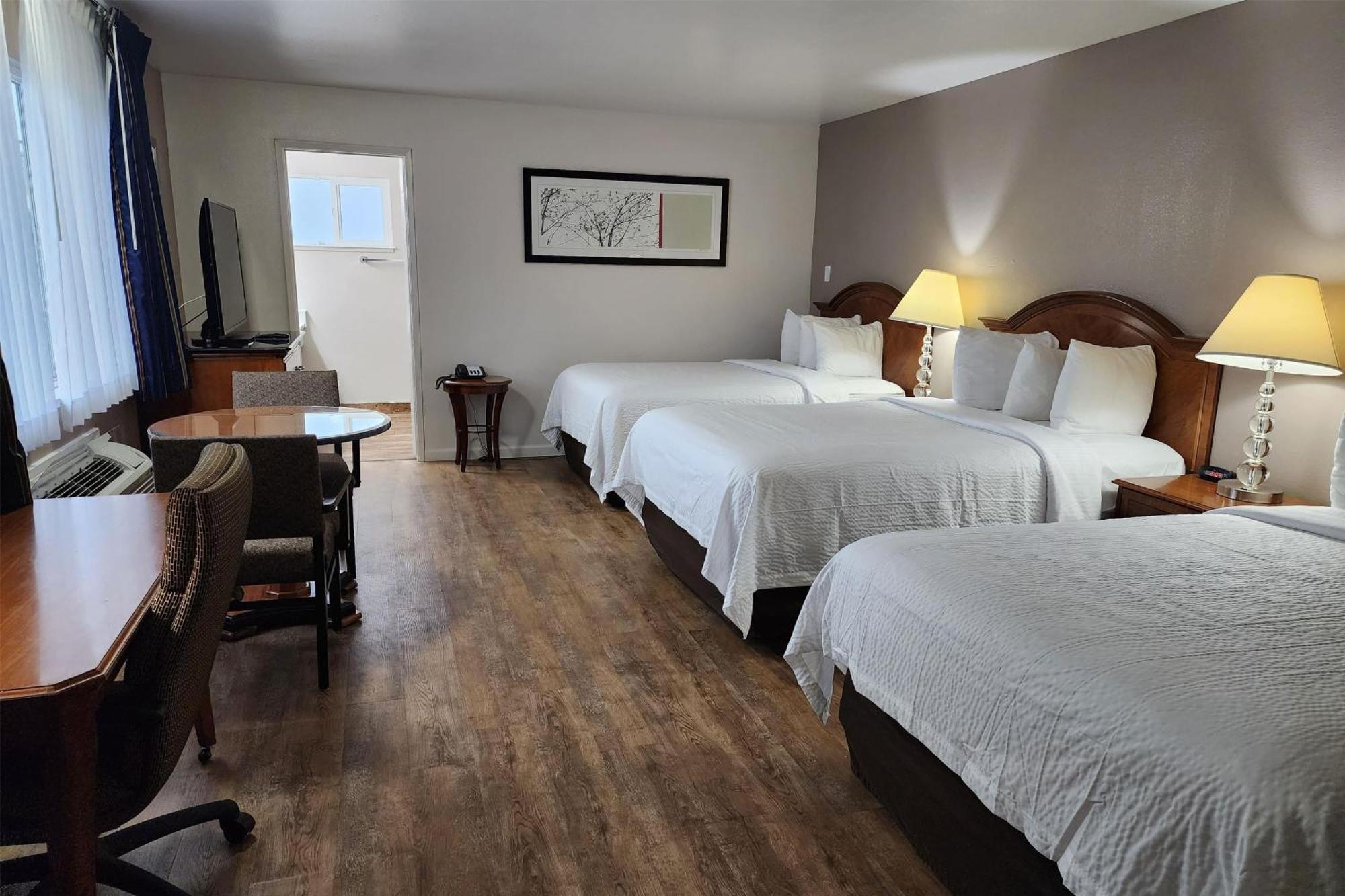 Ramada Bayside Inn & Suites Юрика Экстерьер фото