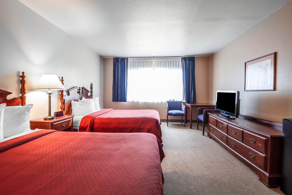 Ramada Bayside Inn & Suites Юрика Экстерьер фото