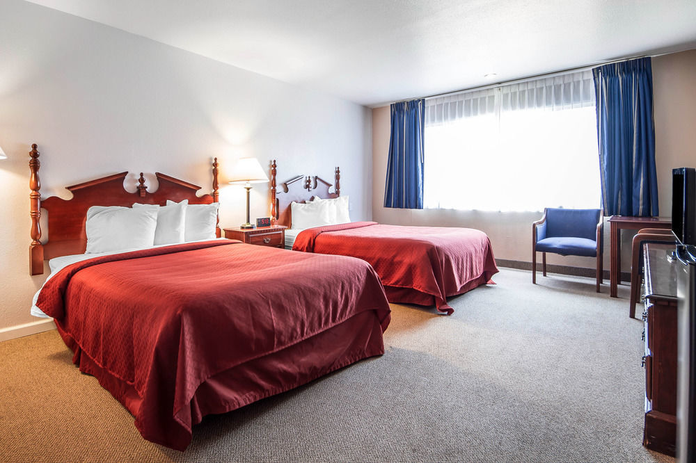Ramada Bayside Inn & Suites Юрика Экстерьер фото