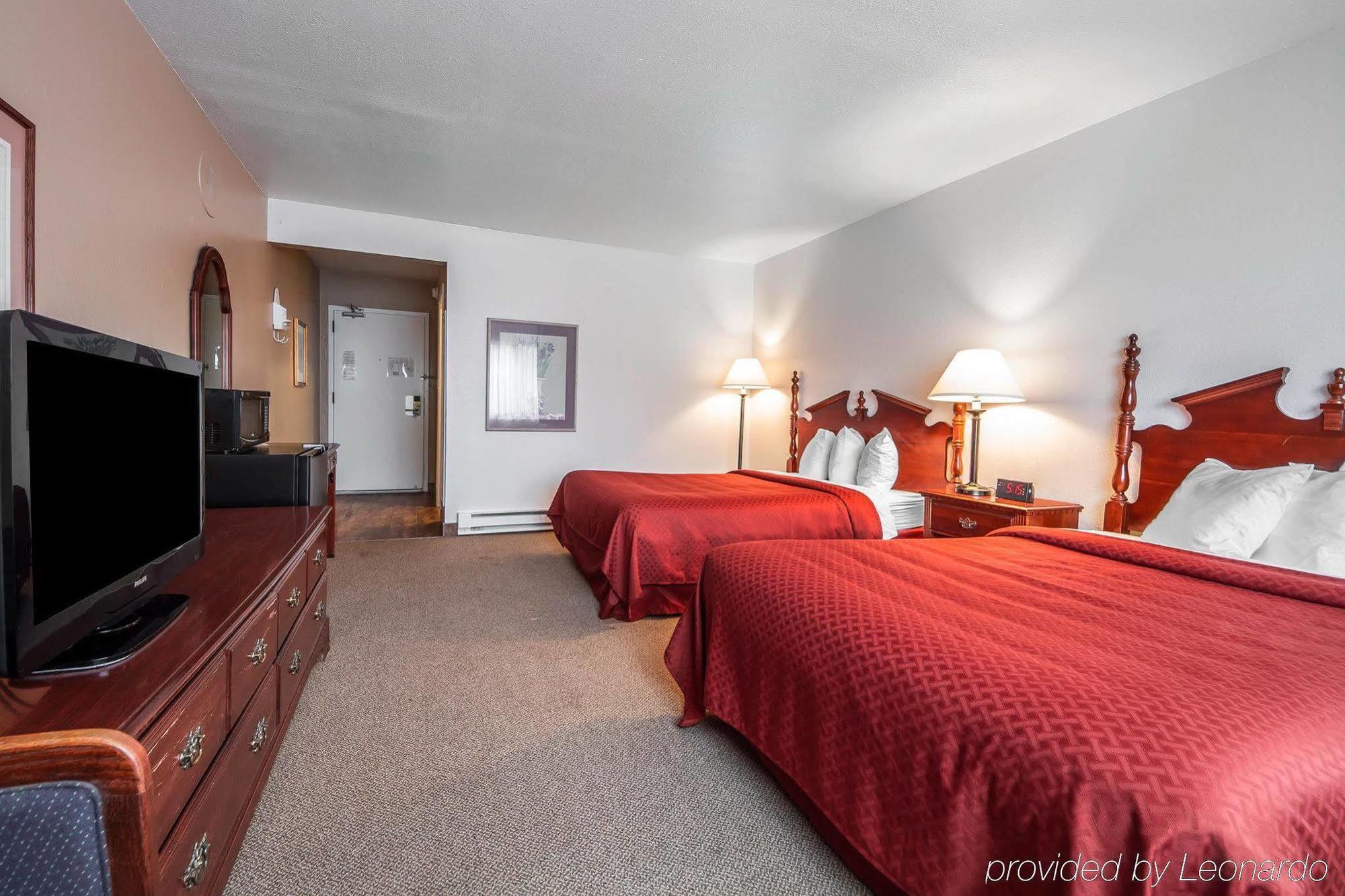 Ramada Bayside Inn & Suites Юрика Экстерьер фото
