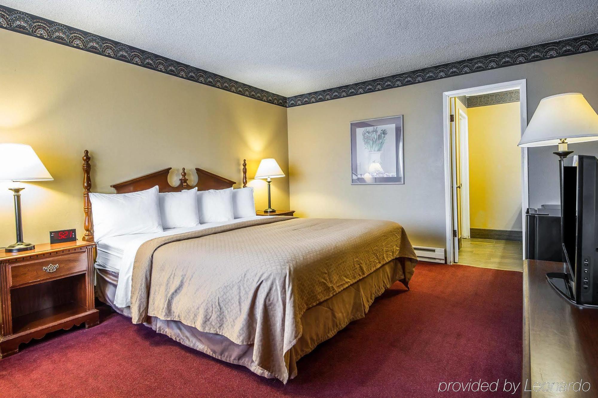 Ramada Bayside Inn & Suites Юрика Экстерьер фото