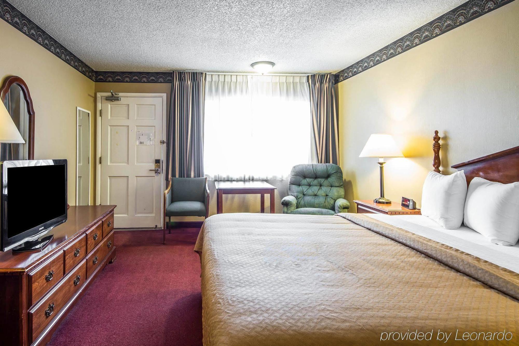 Ramada Bayside Inn & Suites Юрика Экстерьер фото