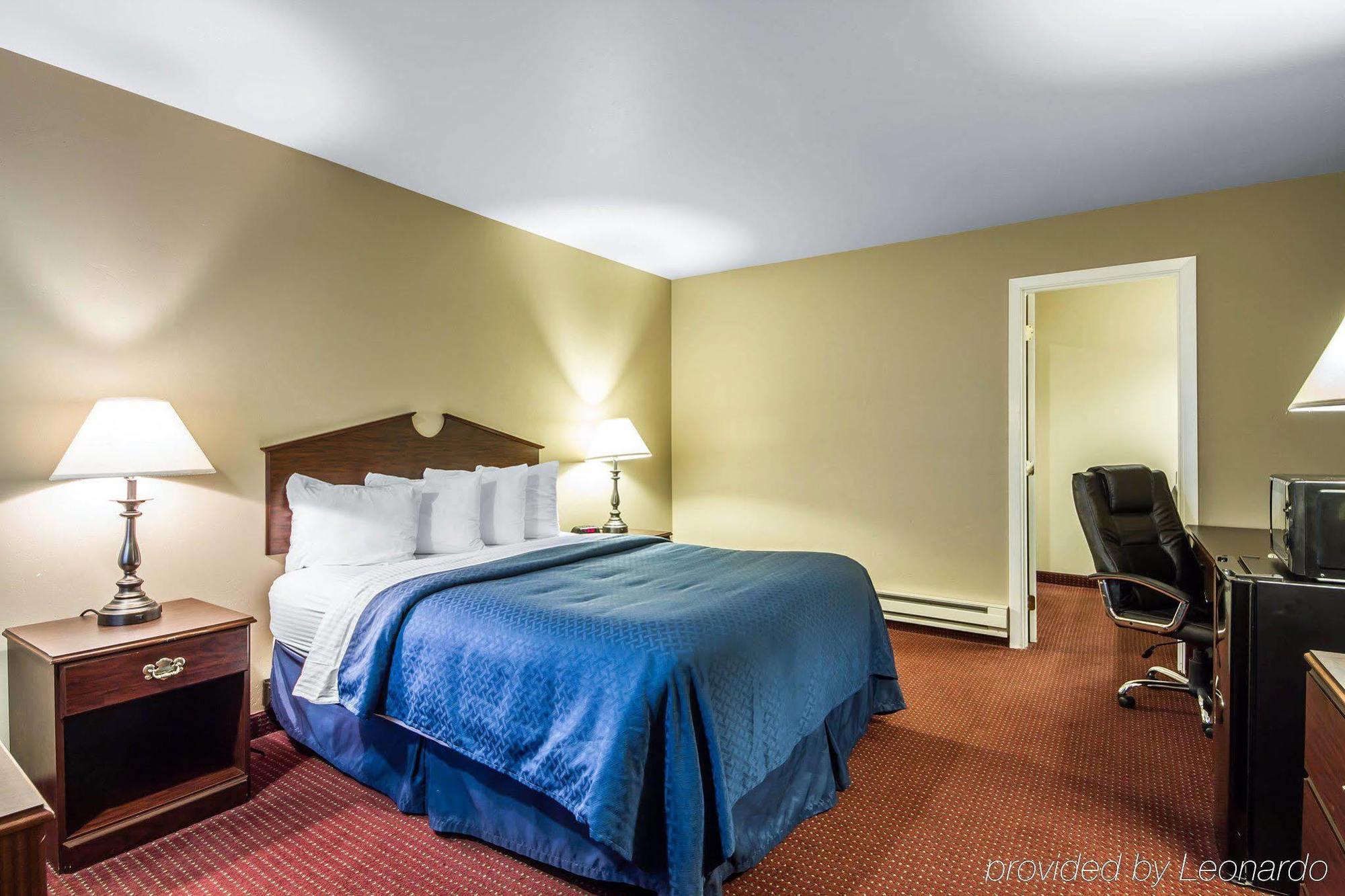 Ramada Bayside Inn & Suites Юрика Экстерьер фото