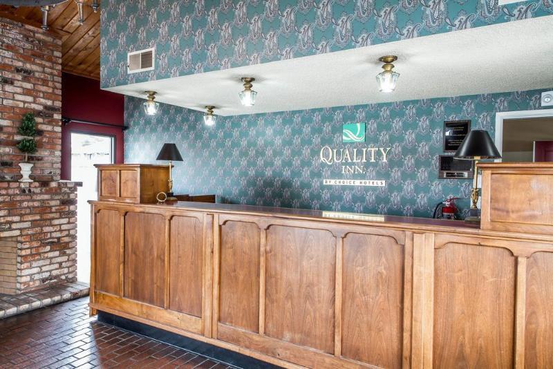 Ramada Bayside Inn & Suites Юрика Экстерьер фото