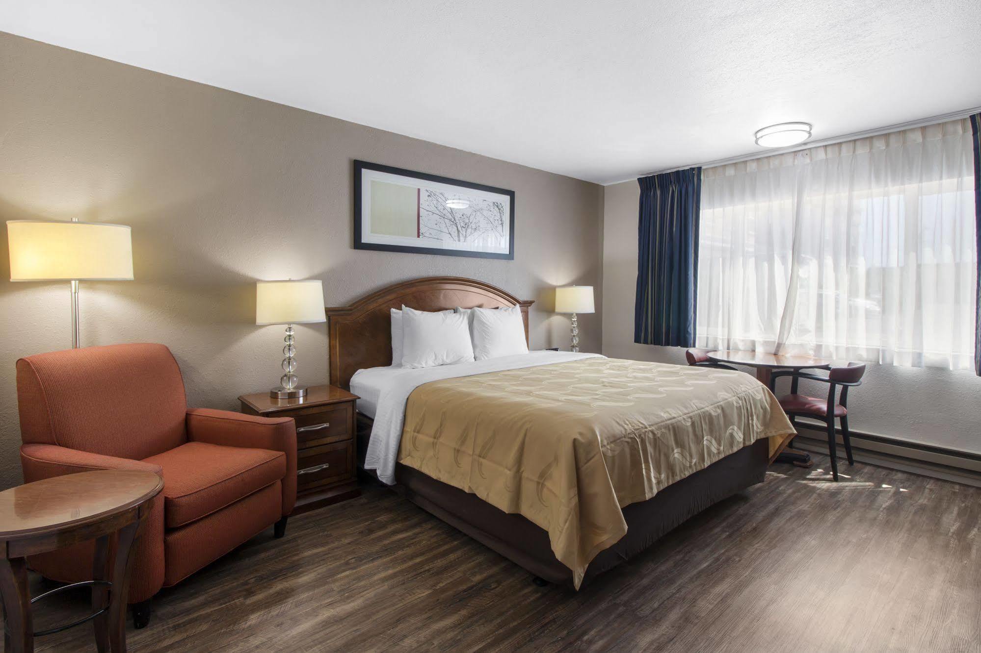 Ramada Bayside Inn & Suites Юрика Экстерьер фото