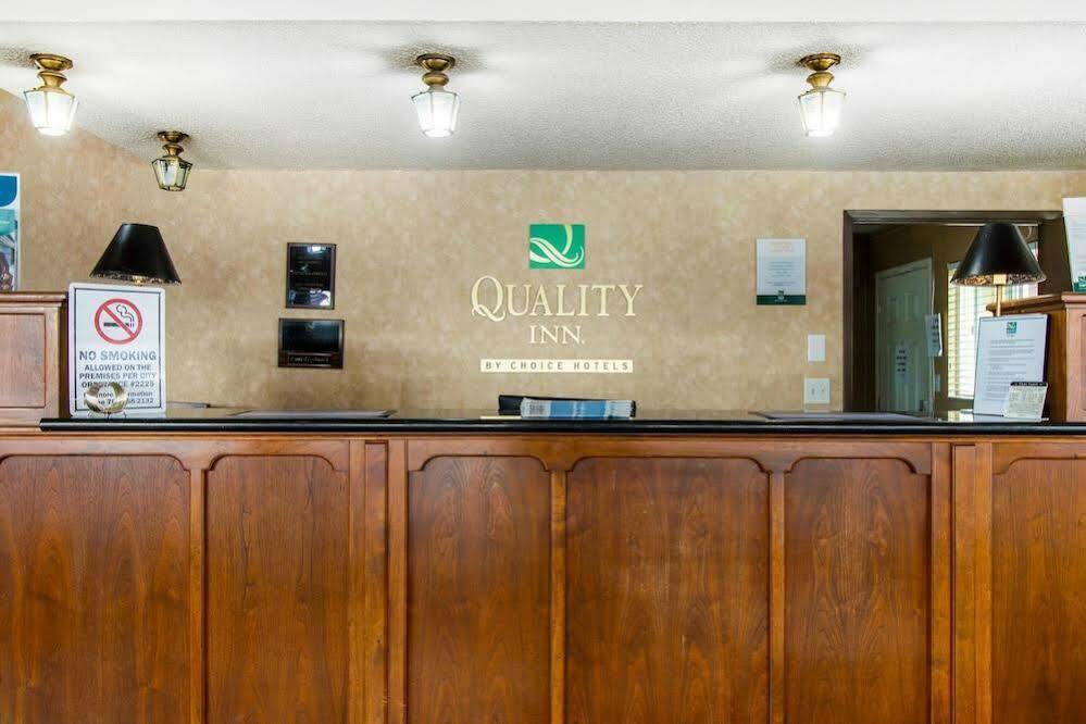Ramada Bayside Inn & Suites Юрика Экстерьер фото